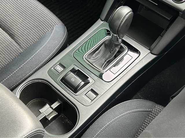 スバル レガシィ Ｂ４ ベース 岐阜県 2015(平27)年 5.2万km アイスシルバーメタリック /ワンオーナー//メーカー純正ナビ/(BT/フルセグTV/FM/AM/USB)//アイサイト/(全車速追従機能付クルーズコントロール)/(プリクラッシュブレーキ)/(アクティブレーンキープ)/(車線逸脱抑制機能)/(車線逸脱警報)/(ふらつき警報)/(AT誤発進抑制制御)/(後退飛び出し抑制)//ドラレコ前後//ETC//シートヒーター//オートライト//バックカメラ//USB電源//マルチインフォメーションディスプレイ//スペアキー×1//純正フロアマット//ドアバイザー//取説//保証書