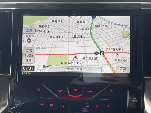 トヨタ ヴェルファイア ZG 道東・釧路十勝 2018(平30)年 2.4万km ブラック ４WD/Toyota Safety Sense/・PCS（プリクラッシュセーフティ）/・緊急時操舵支援/・レーンディパーチャーアラート/・ロードサインアシスト/・ドライバー異常時対応システム/・プロアクティブドライビングアシスト/・オートマチックハイビーム/・アダプティブハイビームシステム/・レーダークルーズコントロール/・先行車発進告知機能/社外メモリーナビ/（CD/DVD/BT)/フルセグTV/バックカメラ/両側パワースライドドア/パワーバックドア/クルーズコントロール/LEDオートライト/LEDフォグランプ/革シート/シートヒーター/パワーシート/エアシート/シートメモリ/純正室内カーテンセット/ステアリングヒーター/ステアリングスイッチ/電動オットマン/オートエアコン/アイドリングストップ/100V充電/電動化駆動ミラー/デジタルインナーミラー/スマートキー/社外ヒッチメンバー/ヘッドレストモニター/社外AW18インチ付きスタットレスタイヤ積込