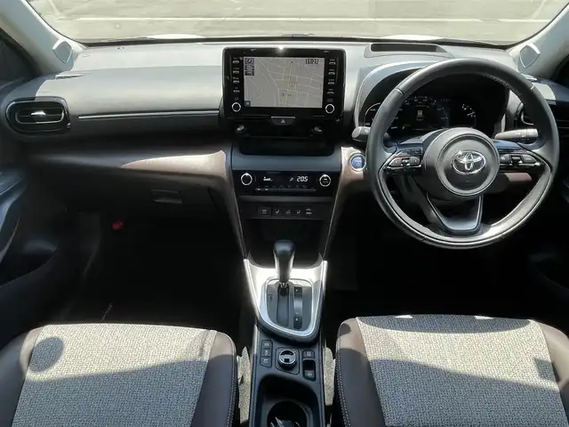 トヨタ ヤリスクロス ハイブリッド Z 群馬県 2021(令3)年 6万km ホワイトパールクリスタルシャイン トヨタセーフティーセンス/・衝突軽減ブレーキ/・車線逸脱/・クリアランスソナー/・アダクティブクルーズコントロール/・オートライト/・オートマチックハイビーム/・横滑り防止/・SOSコール/・後方支援/純正ナビ付ディスプレイオーディオ/・AM/FM/USB/・Bluetooth/バックカメラ/LEDヘッドライト/ドラレコ前後/オートホールド/ビルトインETC/運転席パワーシート/シートヒーター前席/ヒーターミラー/純正フロアマット/純正ドアバイザー/純正18インチアルミホイール/プッシュスタート/スマートキー2本