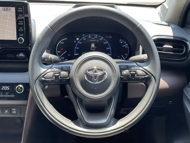 トヨタ ヤリスクロス ハイブリッド Z 群馬県 2021(令3)年 6万km ホワイトパールクリスタルシャイン トヨタセーフティーセンス/・衝突軽減ブレーキ/・車線逸脱/・クリアランスソナー/・アダクティブクルーズコントロール/・オートライト/・オートマチックハイビーム/・横滑り防止/・SOSコール/・後方支援/純正ナビ付ディスプレイオーディオ/・AM/FM/USB/・Bluetooth/バックカメラ/LEDヘッドライト/ドラレコ前後/オートホールド/ビルトインETC/運転席パワーシート/シートヒーター前席/ヒーターミラー/純正フロアマット/純正ドアバイザー/純正18インチアルミホイール/プッシュスタート/スマートキー2本