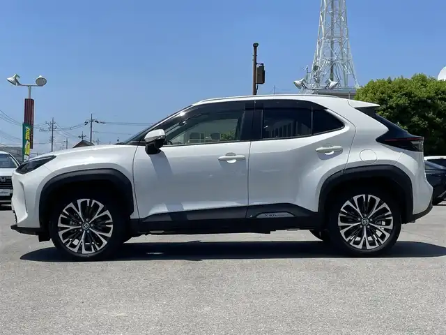 トヨタ ヤリスクロス ハイブリッド Z 群馬県 2021(令3)年 6万km ホワイトパールクリスタルシャイン トヨタセーフティーセンス/・衝突軽減ブレーキ/・車線逸脱/・クリアランスソナー/・アダクティブクルーズコントロール/・オートライト/・オートマチックハイビーム/・横滑り防止/・SOSコール/・後方支援/純正ナビ付ディスプレイオーディオ/・AM/FM/USB/・Bluetooth/バックカメラ/LEDヘッドライト/ドラレコ前後/オートホールド/ビルトインETC/運転席パワーシート/シートヒーター前席/ヒーターミラー/純正フロアマット/純正ドアバイザー/純正18インチアルミホイール/プッシュスタート/スマートキー2本