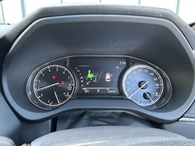 トヨタ ハリアー Z 香川県 2020(令2)年 3.3万km プレシャスブラックパール 12.3型ディスプレイオーディオ（コネクティッドナビ付）/【AM/FM/Bluetooth/フルセグ】/JBLスピーカー/ブラインドスポットモニター/ヘッドアップディスプレイ/アラウンドビューモニター/ディスプレイオーディオ/クリアランスソナー(前後)/トヨタセーフティセンス/→プリクラッシュセーフティ（衝突被害軽減ブレーキ）/→レーンディパーチャーアラート（車線逸脱警報）/→レーントレーシングアシスト（車線中央維持支援）/→レーダークルーズコントロール（全車速追従機能付き）/→オートマチックハイビーム/ETC2.0（ビルトイン）/デジタルインナーミラー/パーキングサポートブレーキ/ステアリングリモコン/LEDオートライト/フォグランプ/パワーシート（運転席/助手席）/電動格納ミラー（ウィンカー付）/純正19インチアルミホイール/純正フロアマット/スマートキー