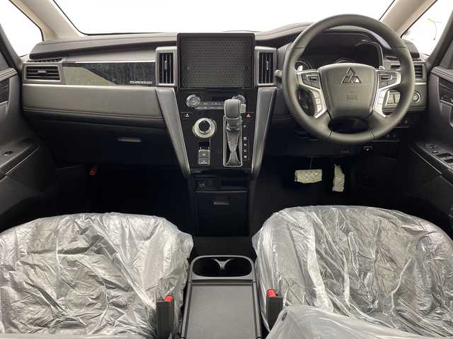 三菱 デリカＤ：５ シャモニー 新潟県 2025(令7)年 0.1千km グラファイトグレーメタリック/ブラックマイカ 4WD/全方位モニター/衝突被害軽減ブレーキ/レーダークルーズコントロール/レーンキープアシスト/ブラインドスポットモニター/パワーバックドア/ハーフレザーシート/前席シートヒーター/D席パワーシート/両側パワースライドドア/アイドリングストップ/LEDヘッドライト/横滑り防止装置/オートマチックハイビーム/オートライト/ステアリングヒーター/パドルシフト/レザーステアリング