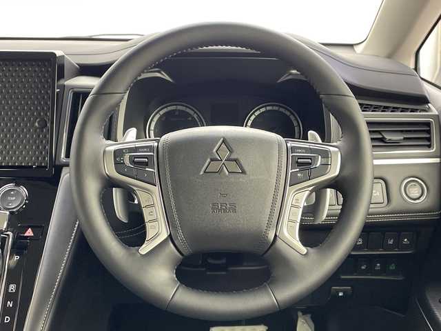 三菱 デリカＤ：５ シャモニー 新潟県 2025(令7)年 0.1千km グラファイトグレーメタリック/ブラックマイカ 4WD/全方位モニター/衝突被害軽減ブレーキ/レーダークルーズコントロール/レーンキープアシスト/ブラインドスポットモニター/パワーバックドア/ハーフレザーシート/前席シートヒーター/D席パワーシート/両側パワースライドドア/アイドリングストップ/LEDヘッドライト/横滑り防止装置/オートマチックハイビーム/オートライト/ステアリングヒーター/パドルシフト/レザーステアリング