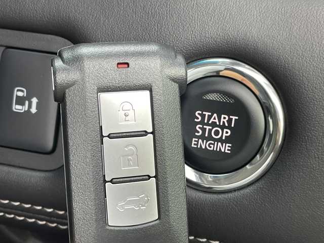 三菱 デリカＤ：５ シャモニー 新潟県 2025(令7)年 0.1千km グラファイトグレーメタリック/ブラックマイカ 4WD/全方位モニター/衝突被害軽減ブレーキ/レーダークルーズコントロール/レーンキープアシスト/ブラインドスポットモニター/パワーバックドア/ハーフレザーシート/前席シートヒーター/D席パワーシート/両側パワースライドドア/アイドリングストップ/LEDヘッドライト/横滑り防止装置/オートマチックハイビーム/オートライト/ステアリングヒーター/パドルシフト/レザーステアリング