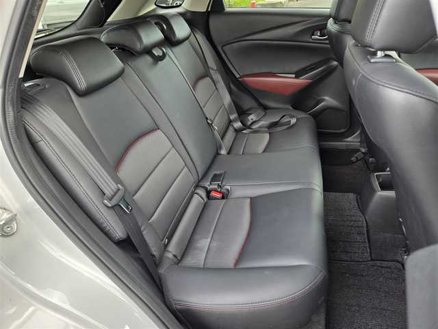 マツダ ＣＸ－３ XD ツーリング 愛知県 2016(平28)年 8.8万km セラミックM (株)IDOMが運営する【じしゃロン名古屋鳴海店】の自社ローン専用車両になりますこちらは現金またはオートローンご利用時の価格です。自社ローンご希望の方は別途その旨お申付け下さい/BOSEサウンドシステム/クルーズコントロール　/純正ＳＤナビ　/Ｂｌｕｅｔｏｏｔｈオーディオ　/バックカメラ　/フルセグテレビ　/ＬＥＤヘッドライト　/横滑り防止装置/レーンキープアシスト/純正アルミホイール(18インチ)/プッシュスタート/スマートキー