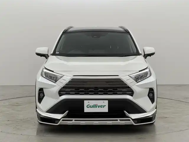 トヨタ ＲＡＶ４ G 福岡県 2022(令4)年 1.8万km ホワイトパールクリスタルシャイン サンルーフ　/ＲＯＷＥＮフルエアロ／ＡＷ／マフラー／ハンドル　/キャッツアイテールランプ　/アルパインデジタルルームミラー　/アルパイン前後ドラレコ　/ビルトインETC　/アルパインビッグＸナビ　/全方位カメラ　/レーダークルコン　/コーナーセンサー　/セーフティセンス　/衝突軽減ブレーキ　/レーンキープ　/ブラインドスポットモニター　/ＰＫＳＢ　/シートベンチレーション／ヒーター　/ステアリングヒーター　/パワーバックドア/ＬＥＤヘッドライト　/車高調
