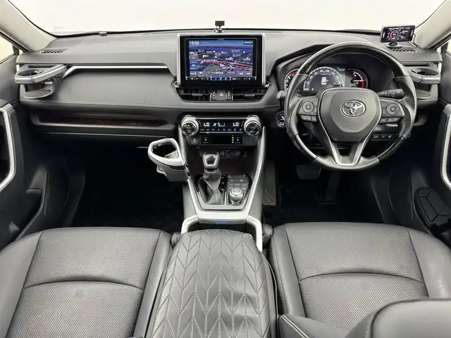 トヨタ ＲＡＶ４ G 福岡県 2022(令4)年 1.8万km ホワイトパールクリスタルシャイン サンルーフ　/ＲＯＷＥＮフルエアロ／ＡＷ／マフラー／ハンドル　/キャッツアイテールランプ　/アルパインデジタルルームミラー　/アルパイン前後ドラレコ　/ビルトインETC　/アルパインビッグＸナビ　/全方位カメラ　/レーダークルコン　/コーナーセンサー　/セーフティセンス　/衝突軽減ブレーキ　/レーンキープ　/ブラインドスポットモニター　/ＰＫＳＢ　/シートベンチレーション／ヒーター　/ステアリングヒーター　/パワーバックドア/ＬＥＤヘッドライト　/車高調