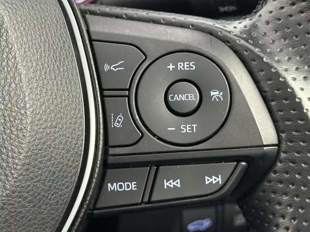 トヨタ ＲＡＶ４ G 福岡県 2022(令4)年 1.8万km ホワイトパールクリスタルシャイン サンルーフ　/ＲＯＷＥＮフルエアロ／ＡＷ／マフラー／ハンドル　/キャッツアイテールランプ　/アルパインデジタルルームミラー　/アルパイン前後ドラレコ　/ビルトインETC　/アルパインビッグＸナビ　/全方位カメラ　/レーダークルコン　/コーナーセンサー　/セーフティセンス　/衝突軽減ブレーキ　/レーンキープ　/ブラインドスポットモニター　/ＰＫＳＢ　/シートベンチレーション／ヒーター　/ステアリングヒーター　/パワーバックドア/ＬＥＤヘッドライト　/車高調