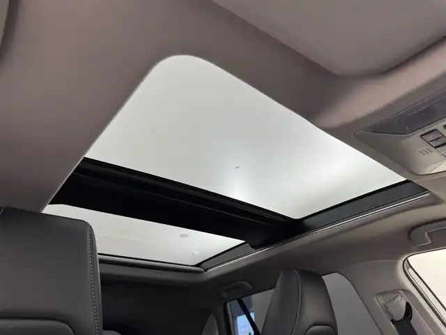 トヨタ ＲＡＶ４ G 福岡県 2022(令4)年 1.8万km ホワイトパールクリスタルシャイン サンルーフ　/ＲＯＷＥＮフルエアロ／ＡＷ／マフラー／ハンドル　/キャッツアイテールランプ　/アルパインデジタルルームミラー　/アルパイン前後ドラレコ　/ビルトインETC　/アルパインビッグＸナビ　/全方位カメラ　/レーダークルコン　/コーナーセンサー　/セーフティセンス　/衝突軽減ブレーキ　/レーンキープ　/ブラインドスポットモニター　/ＰＫＳＢ　/シートベンチレーション／ヒーター　/ステアリングヒーター　/パワーバックドア/ＬＥＤヘッドライト　/車高調