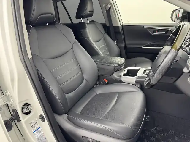 トヨタ ＲＡＶ４ G 福岡県 2022(令4)年 1.8万km ホワイトパールクリスタルシャイン サンルーフ　/ＲＯＷＥＮフルエアロ／ＡＷ／マフラー／ハンドル　/キャッツアイテールランプ　/アルパインデジタルルームミラー　/アルパイン前後ドラレコ　/ビルトインETC　/アルパインビッグＸナビ　/全方位カメラ　/レーダークルコン　/コーナーセンサー　/セーフティセンス　/衝突軽減ブレーキ　/レーンキープ　/ブラインドスポットモニター　/ＰＫＳＢ　/シートベンチレーション／ヒーター　/ステアリングヒーター　/パワーバックドア/ＬＥＤヘッドライト　/車高調