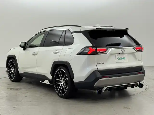 トヨタ ＲＡＶ４ G 福岡県 2022(令4)年 1.8万km ホワイトパールクリスタルシャイン サンルーフ　/ＲＯＷＥＮフルエアロ／ＡＷ／マフラー／ハンドル　/キャッツアイテールランプ　/アルパインデジタルルームミラー　/アルパイン前後ドラレコ　/ビルトインETC　/アルパインビッグＸナビ　/全方位カメラ　/レーダークルコン　/コーナーセンサー　/セーフティセンス　/衝突軽減ブレーキ　/レーンキープ　/ブラインドスポットモニター　/ＰＫＳＢ　/シートベンチレーション／ヒーター　/ステアリングヒーター　/パワーバックドア/ＬＥＤヘッドライト　/車高調