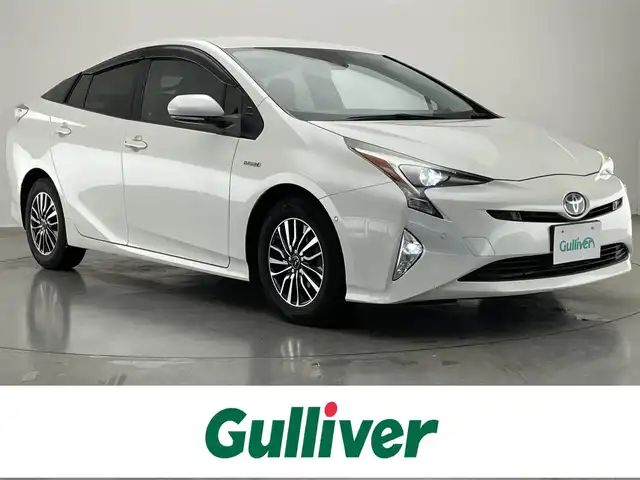 トヨタ プリウス A 愛知県 2016(平28)年 6.4万km ホワイトパールクリスタルシャイン 純正９型ナビ　HUD　追従クルコン　セーフティセンス　禁煙　フルセグTV　DVD　Bluetooth　ETC　バックカメラ　車線逸脱　衝突軽減　LEDライト　フォグランプ　コーナーセンサー　純正マット
