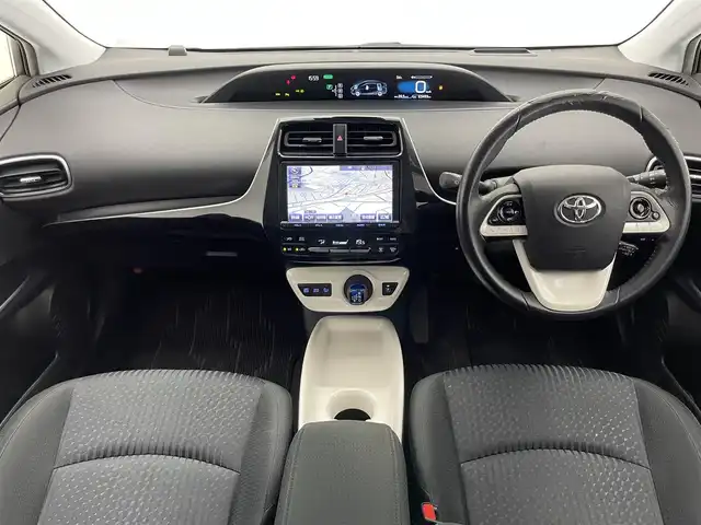 トヨタ プリウス A 愛知県 2016(平28)年 6.4万km ホワイトパールクリスタルシャイン 純正９型ナビ　HUD　追従クルコン　セーフティセンス　禁煙　フルセグTV　DVD　Bluetooth　ETC　バックカメラ　車線逸脱　衝突軽減　LEDライト　フォグランプ　コーナーセンサー　純正マット