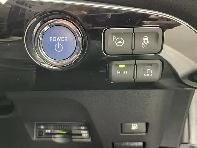 トヨタ プリウス A 愛知県 2016(平28)年 6.4万km ホワイトパールクリスタルシャイン 純正９型ナビ　HUD　追従クルコン　セーフティセンス　禁煙　フルセグTV　DVD　Bluetooth　ETC　バックカメラ　車線逸脱　衝突軽減　LEDライト　フォグランプ　コーナーセンサー　純正マット