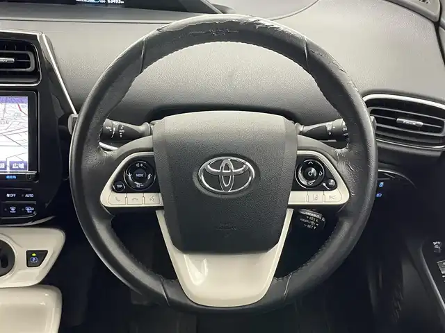 トヨタ プリウス A 愛知県 2016(平28)年 6.4万km ホワイトパールクリスタルシャイン 純正９型ナビ　HUD　追従クルコン　セーフティセンス　禁煙　フルセグTV　DVD　Bluetooth　ETC　バックカメラ　車線逸脱　衝突軽減　LEDライト　フォグランプ　コーナーセンサー　純正マット