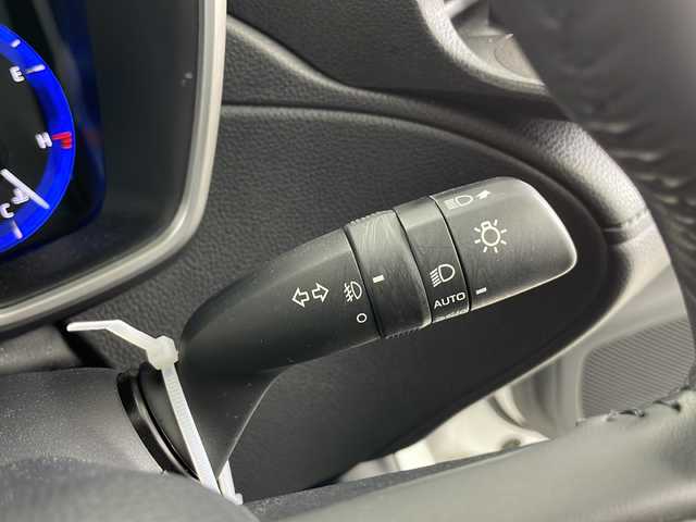 トヨタ カローラ クロス ハイブリッド Z 愛知県 2023(令5)年 2.2万km プラチナホワイトパールマイカ /禁煙車//E-Four//純正9インチディスプレイオーディオ//フルセグTV//ビルトインETC2.0//バックカメラ//社外前後ドライブレコーダー(TZ-DR210)//電動パノラマルーフ//トヨタセーフティセンス//プリクラッシュセーフティ//レーントレーシングアシスト//レーダークルーズ//アダプティブハイビーム//ロードサインアシスト//ブラインドスポットモニター//パーキングサポートブレーキ//先行車発進告知//Bi-Beam LEDヘッドライト//オートライト//シーケンシャルウィンカー//LEDフォグランプ//ルーフレール//ハンズフリーパワーバックドア//本革+ファブリックコンビシート//運転席パワーシート//前席シートヒーター//社外フロアマット//純正ドアバイザー//革巻きステアリング//ステアリングスイッチ//プッシュスタート//電動格納ミラーウィンカー//電子パーキングブレーキ//ブレーキホールド//スペアキー