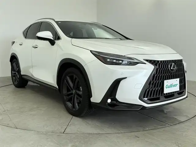 レクサス ＮＸ 450h+ バージョンL 愛知県 2022(令4)年 5.6万km ソニッククォーツ レクサスセーフティー＋/　・プリクラッシュ/　・レーダークルーズコントロール/　・ブラインドスポットモニター/　・レーンキープアシスト/サンルーフ/純正ナビ/・Bluetooth/・フルセグTV/・AppleCarPlay/・AndroidAuto/前後ドライブレコーダー/ETC2.0/デジタルインナーミラー/パノラミックビューモニター/ベンチレーション/全席シートヒーター/パワーシート/パドルシフト/純正２０インチAW