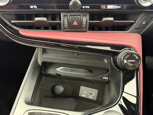 レクサス ＮＸ 450h+ バージョンL 愛知県 2022(令4)年 5.6万km ソニッククォーツ レクサスセーフティー＋/　・プリクラッシュ/　・レーダークルーズコントロール/　・ブラインドスポットモニター/　・レーンキープアシスト/サンルーフ/純正ナビ/・Bluetooth/・フルセグTV/・AppleCarPlay/・AndroidAuto/前後ドライブレコーダー/ETC2.0/デジタルインナーミラー/パノラミックビューモニター/ベンチレーション/全席シートヒーター/パワーシート/パドルシフト/純正２０インチAW