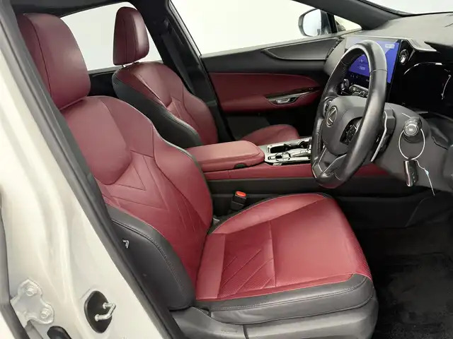 レクサス ＮＸ 450h+ バージョンL 愛知県 2022(令4)年 5.6万km ソニッククォーツ レクサスセーフティー＋/　・プリクラッシュ/　・レーダークルーズコントロール/　・ブラインドスポットモニター/　・レーンキープアシスト/サンルーフ/純正ナビ/・Bluetooth/・フルセグTV/・AppleCarPlay/・AndroidAuto/前後ドライブレコーダー/ETC2.0/デジタルインナーミラー/パノラミックビューモニター/ベンチレーション/全席シートヒーター/パワーシート/パドルシフト/純正２０インチAW