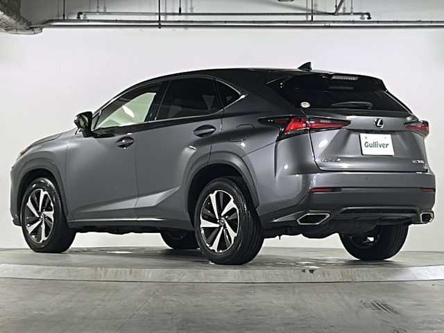 レクサス ＮＸ 300 Iパッケージ 広島県 2019(令1)年 7.2万km マーキュリーグレーマイカ 禁煙/純正ナビ/CD/DVD/Blu-ray/DTV/Bluetooth/バックカメラ/赤革シート/シートヒーター/パワーシート/メモリーシート/ステアリングスイッチ/ステアリングヒーター/パワーバックドア/三眼LEDオートライト/オートハイビーム/ビルトインETC2.0/純正18インチアルミホイール/クリアランスソナー/BSM/スマートキー/プッシュスタート