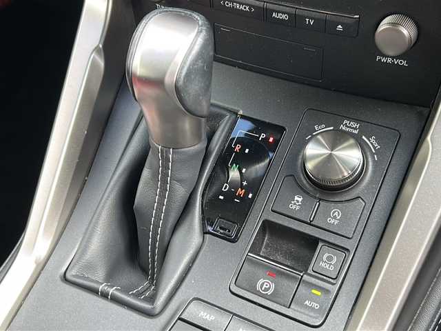 レクサス ＮＸ 300 Iパッケージ 広島県 2019(令1)年 7.2万km マーキュリーグレーマイカ 禁煙/純正ナビ/CD/DVD/Blu-ray/DTV/Bluetooth/バックカメラ/赤革シート/シートヒーター/パワーシート/メモリーシート/ステアリングスイッチ/ステアリングヒーター/パワーバックドア/三眼LEDオートライト/オートハイビーム/ビルトインETC2.0/純正18インチアルミホイール/クリアランスソナー/BSM/スマートキー/プッシュスタート