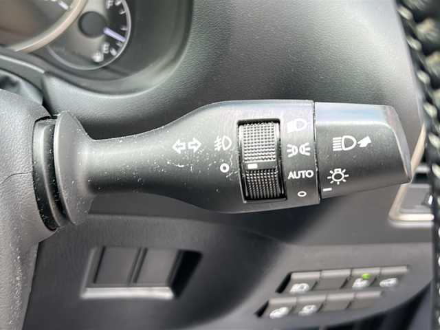 レクサス ＮＸ 300 Iパッケージ 広島県 2019(令1)年 7.2万km マーキュリーグレーマイカ 禁煙/純正ナビ/CD/DVD/Blu-ray/DTV/Bluetooth/バックカメラ/赤革シート/シートヒーター/パワーシート/メモリーシート/ステアリングスイッチ/ステアリングヒーター/パワーバックドア/三眼LEDオートライト/オートハイビーム/ビルトインETC2.0/純正18インチアルミホイール/クリアランスソナー/BSM/スマートキー/プッシュスタート
