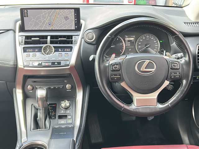 レクサス ＮＸ 300 Iパッケージ 広島県 2019(令1)年 7.2万km マーキュリーグレーマイカ 禁煙/純正ナビ/CD/DVD/Blu-ray/DTV/Bluetooth/バックカメラ/赤革シート/シートヒーター/パワーシート/メモリーシート/ステアリングスイッチ/ステアリングヒーター/パワーバックドア/三眼LEDオートライト/オートハイビーム/ビルトインETC2.0/純正18インチアルミホイール/クリアランスソナー/BSM/スマートキー/プッシュスタート