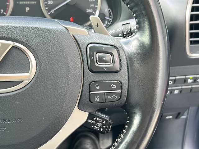 レクサス ＮＸ 300 Iパッケージ 広島県 2019(令1)年 7.2万km マーキュリーグレーマイカ 禁煙/純正ナビ/CD/DVD/Blu-ray/DTV/Bluetooth/バックカメラ/赤革シート/シートヒーター/パワーシート/メモリーシート/ステアリングスイッチ/ステアリングヒーター/パワーバックドア/三眼LEDオートライト/オートハイビーム/ビルトインETC2.0/純正18インチアルミホイール/クリアランスソナー/BSM/スマートキー/プッシュスタート