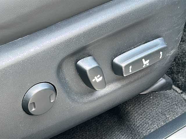 レクサス ＮＸ 300 Iパッケージ 広島県 2019(令1)年 7.2万km マーキュリーグレーマイカ 禁煙/純正ナビ/CD/DVD/Blu-ray/DTV/Bluetooth/バックカメラ/赤革シート/シートヒーター/パワーシート/メモリーシート/ステアリングスイッチ/ステアリングヒーター/パワーバックドア/三眼LEDオートライト/オートハイビーム/ビルトインETC2.0/純正18インチアルミホイール/クリアランスソナー/BSM/スマートキー/プッシュスタート