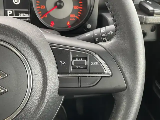 スズキ ジムニー シエラ JC 東京都 2025(令7)年 0.8万km ピュアホワイトP ワンオーナー/４ＷＤ/ディスプレイオーディオ/ＡＭ／ＦＭ／Ｂｌｕｅｔｏｏｔｈ/バックカメラ/衝突軽減ブレーキ/ヒルディセントコントロール/デュアルセンサーブレーキ/クルーズコントロール/ＥＴＣ/ドライブレコーダー