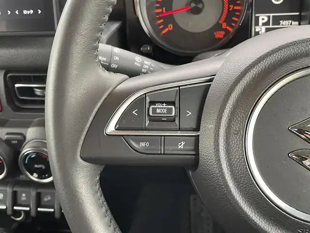 スズキ ジムニー シエラ JC 東京都 2025(令7)年 0.8万km ピュアホワイトP ワンオーナー/４ＷＤ/ディスプレイオーディオ/ＡＭ／ＦＭ／Ｂｌｕｅｔｏｏｔｈ/バックカメラ/衝突軽減ブレーキ/ヒルディセントコントロール/デュアルセンサーブレーキ/クルーズコントロール/ＥＴＣ/ドライブレコーダー