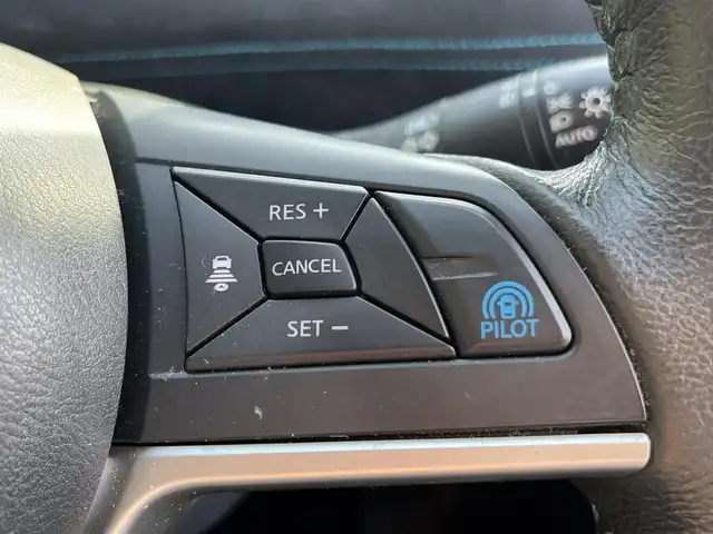 日産 セレナ ライダー プロパイロット E 栃木県 2017(平29)年 12.7万km ダイヤモンドブラック (株)IDOMが運営する【じしゃロン宇都宮店】の自社ローン専用車両になります。こちらは現金またはオートローンご利用時の価格です。自社ローンご希望の方は別途その旨お申付け下さい/社外ナビ/両側パワースライドドア/フリップダウンモニター/バックカメラ/プロパイロット/スマートキー/スペアキー/ＬＥＤヘッドライト/オートライト/フルセグ/Ｂｌｕｅｔｏｏｔｈ