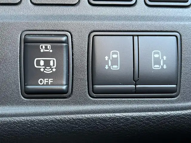 日産 セレナ ライダー プロパイロット E 栃木県 2017(平29)年 12.7万km ダイヤモンドブラック (株)IDOMが運営する【じしゃロン宇都宮店】の自社ローン専用車両になります。こちらは現金またはオートローンご利用時の価格です。自社ローンご希望の方は別途その旨お申付け下さい/社外ナビ/両側パワースライドドア/フリップダウンモニター/バックカメラ/プロパイロット/スマートキー/スペアキー/ＬＥＤヘッドライト/オートライト/フルセグ/Ｂｌｕｅｔｏｏｔｈ