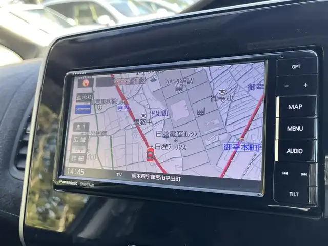 日産 セレナ ライダー プロパイロット E 栃木県 2017(平29)年 12.7万km ダイヤモンドブラック (株)IDOMが運営する【じしゃロン宇都宮店】の自社ローン専用車両になります。こちらは現金またはオートローンご利用時の価格です。自社ローンご希望の方は別途その旨お申付け下さい/社外ナビ/両側パワースライドドア/フリップダウンモニター/バックカメラ/プロパイロット/スマートキー/スペアキー/ＬＥＤヘッドライト/オートライト/フルセグ/Ｂｌｕｅｔｏｏｔｈ