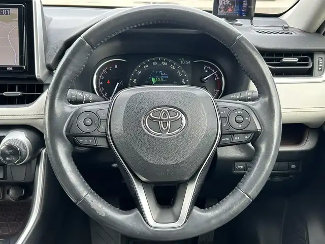 トヨタ ＲＡＶ４ G Zパッケージ 道南・函館 2019(令1)年 7.2万km ホワイトパールクリスタルシャイン /純正SDナビ//フルセグTV//バックカメラ//純正エンジンスターター//ドライブレコーダー前後//ETC//デジタルインナーミラー//サンルーフ//パワーバックドア//運転席メモリー付パワーシート//前席シートヒーター//ライトグレー合皮シート//プリクラッシュセーフティ//ブラインドスポットモニター//クリアランスソナー//レーダークルーズコントロール//レーンディパーチャーアラート//LEDヘッドライト//オートライト//スマートキー//エンジンプッシュスタート