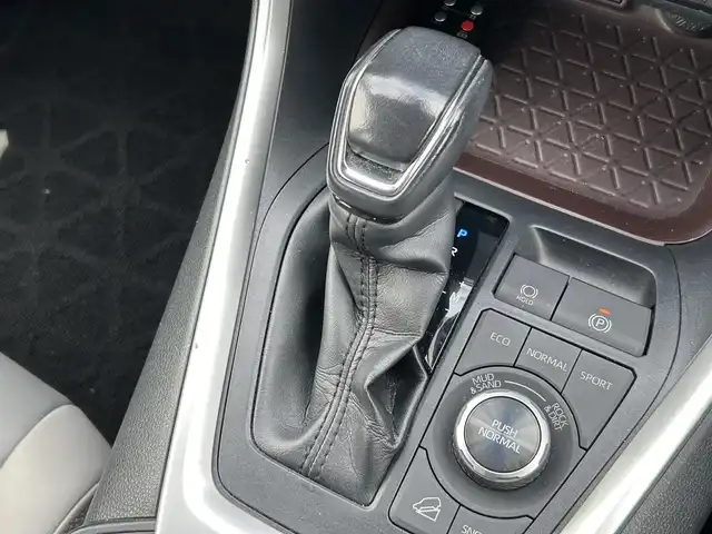 トヨタ ＲＡＶ４ G Zパッケージ 道南・函館 2019(令1)年 7.2万km ホワイトパールクリスタルシャイン /純正SDナビ//フルセグTV//バックカメラ//純正エンジンスターター//ドライブレコーダー前後//ETC//デジタルインナーミラー//サンルーフ//パワーバックドア//運転席メモリー付パワーシート//前席シートヒーター//ライトグレー合皮シート//プリクラッシュセーフティ//ブラインドスポットモニター//クリアランスソナー//レーダークルーズコントロール//レーンディパーチャーアラート//LEDヘッドライト//オートライト//スマートキー//エンジンプッシュスタート