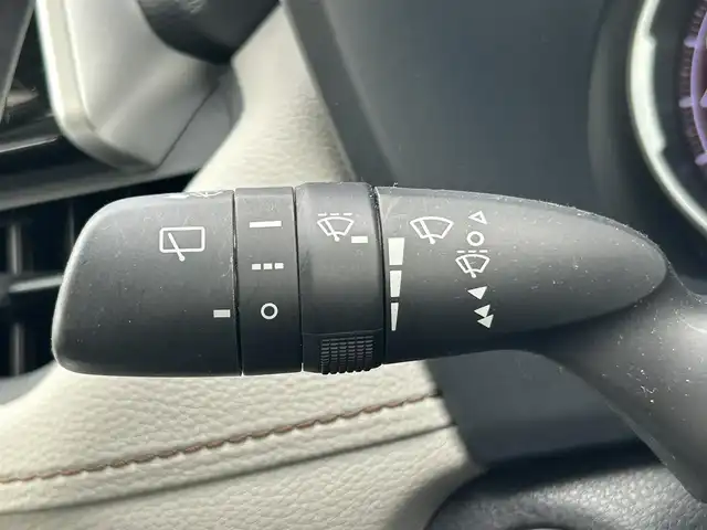 トヨタ ＲＡＶ４ G Zパッケージ 道南・函館 2019(令1)年 7.2万km ホワイトパールクリスタルシャイン /純正SDナビ//フルセグTV//バックカメラ//純正エンジンスターター//ドライブレコーダー前後//ETC//デジタルインナーミラー//サンルーフ//パワーバックドア//運転席メモリー付パワーシート//前席シートヒーター//ライトグレー合皮シート//プリクラッシュセーフティ//ブラインドスポットモニター//クリアランスソナー//レーダークルーズコントロール//レーンディパーチャーアラート//LEDヘッドライト//オートライト//スマートキー//エンジンプッシュスタート