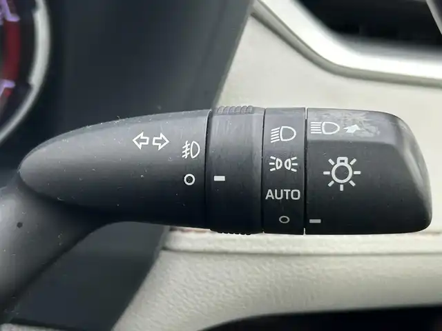 トヨタ ＲＡＶ４ G Zパッケージ 道南・函館 2019(令1)年 7.2万km ホワイトパールクリスタルシャイン /純正SDナビ//フルセグTV//バックカメラ//純正エンジンスターター//ドライブレコーダー前後//ETC//デジタルインナーミラー//サンルーフ//パワーバックドア//運転席メモリー付パワーシート//前席シートヒーター//ライトグレー合皮シート//プリクラッシュセーフティ//ブラインドスポットモニター//クリアランスソナー//レーダークルーズコントロール//レーンディパーチャーアラート//LEDヘッドライト//オートライト//スマートキー//エンジンプッシュスタート