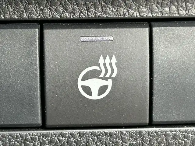 トヨタ ＲＡＶ４ G Zパッケージ 道南・函館 2019(令1)年 7.2万km ホワイトパールクリスタルシャイン /純正SDナビ//フルセグTV//バックカメラ//純正エンジンスターター//ドライブレコーダー前後//ETC//デジタルインナーミラー//サンルーフ//パワーバックドア//運転席メモリー付パワーシート//前席シートヒーター//ライトグレー合皮シート//プリクラッシュセーフティ//ブラインドスポットモニター//クリアランスソナー//レーダークルーズコントロール//レーンディパーチャーアラート//LEDヘッドライト//オートライト//スマートキー//エンジンプッシュスタート