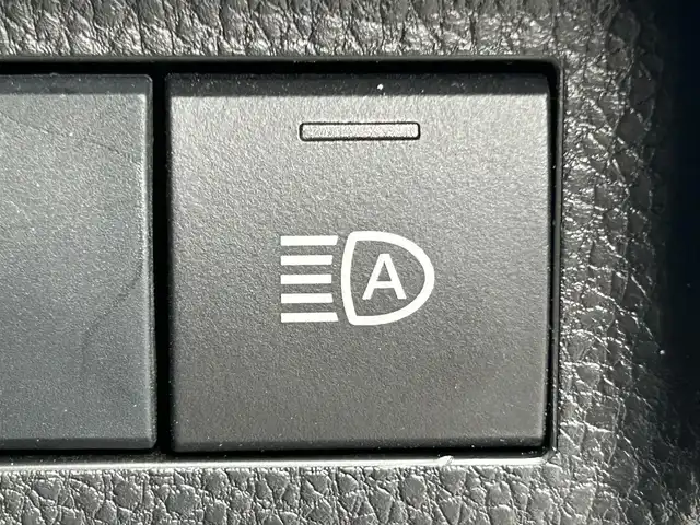 トヨタ ＲＡＶ４ G Zパッケージ 道南・函館 2019(令1)年 7.2万km ホワイトパールクリスタルシャイン /純正SDナビ//フルセグTV//バックカメラ//純正エンジンスターター//ドライブレコーダー前後//ETC//デジタルインナーミラー//サンルーフ//パワーバックドア//運転席メモリー付パワーシート//前席シートヒーター//ライトグレー合皮シート//プリクラッシュセーフティ//ブラインドスポットモニター//クリアランスソナー//レーダークルーズコントロール//レーンディパーチャーアラート//LEDヘッドライト//オートライト//スマートキー//エンジンプッシュスタート