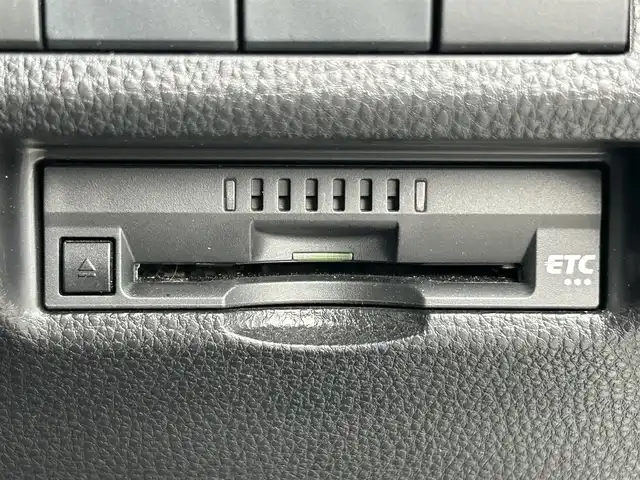 トヨタ ＲＡＶ４ G Zパッケージ 道南・函館 2019(令1)年 7.2万km ホワイトパールクリスタルシャイン /純正SDナビ//フルセグTV//バックカメラ//純正エンジンスターター//ドライブレコーダー前後//ETC//デジタルインナーミラー//サンルーフ//パワーバックドア//運転席メモリー付パワーシート//前席シートヒーター//ライトグレー合皮シート//プリクラッシュセーフティ//ブラインドスポットモニター//クリアランスソナー//レーダークルーズコントロール//レーンディパーチャーアラート//LEDヘッドライト//オートライト//スマートキー//エンジンプッシュスタート