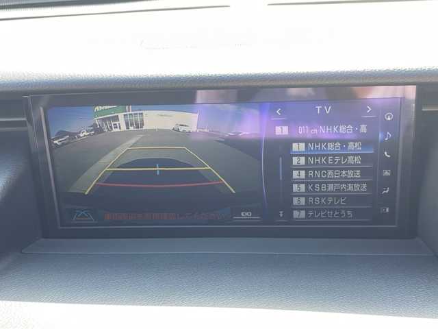 レクサス ＩＳ 300h バージョンL 香川県 2016(平28)年 6.7万km グラファイトブラックガラスフレーク プリクラッシュセーフティ/レーダークルーズコントロール/車線逸脱警報機能/オートマチックハイビーム/純正ナビゲーション/【AM/FM/フルセグ/BT/CD/DVD】/バックカメラ/ブラインドスポットモニター/ETC2.0 /パワーシート（運転席/助手席）/シートメモリー/シートヒーター/エアーシート/電動リアサンシェード/純正17インチアルミホイール/純正フロアマット/キセノンヘッドランプ/前後コーナーセンサー/横滑り防止装置 (VSC)。/スマートキー/プッシュスタート