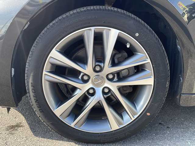 レクサス ＩＳ 300h バージョンL 香川県 2016(平28)年 6.7万km グラファイトブラックガラスフレーク プリクラッシュセーフティ/レーダークルーズコントロール/車線逸脱警報機能/オートマチックハイビーム/純正ナビゲーション/【AM/FM/フルセグ/BT/CD/DVD】/バックカメラ/ブラインドスポットモニター/ETC2.0 /パワーシート（運転席/助手席）/シートメモリー/シートヒーター/エアーシート/電動リアサンシェード/純正17インチアルミホイール/純正フロアマット/キセノンヘッドランプ/前後コーナーセンサー/横滑り防止装置 (VSC)。/スマートキー/プッシュスタート