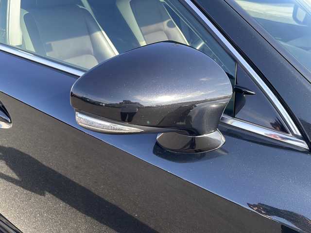 レクサス ＩＳ 300h バージョンL 香川県 2016(平28)年 6.7万km グラファイトブラックガラスフレーク プリクラッシュセーフティ/レーダークルーズコントロール/車線逸脱警報機能/オートマチックハイビーム/純正ナビゲーション/【AM/FM/フルセグ/BT/CD/DVD】/バックカメラ/ブラインドスポットモニター/ETC2.0 /パワーシート（運転席/助手席）/シートメモリー/シートヒーター/エアーシート/電動リアサンシェード/純正17インチアルミホイール/純正フロアマット/キセノンヘッドランプ/前後コーナーセンサー/横滑り防止装置 (VSC)。/スマートキー/プッシュスタート