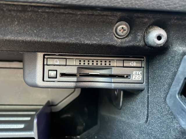 レクサス ＩＳ 300h バージョンL 香川県 2016(平28)年 6.7万km グラファイトブラックガラスフレーク プリクラッシュセーフティ/レーダークルーズコントロール/車線逸脱警報機能/オートマチックハイビーム/純正ナビゲーション/【AM/FM/フルセグ/BT/CD/DVD】/バックカメラ/ブラインドスポットモニター/ETC2.0 /パワーシート（運転席/助手席）/シートメモリー/シートヒーター/エアーシート/電動リアサンシェード/純正17インチアルミホイール/純正フロアマット/キセノンヘッドランプ/前後コーナーセンサー/横滑り防止装置 (VSC)。/スマートキー/プッシュスタート