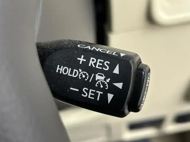 トヨタ ランドクルーザー プラド TX Lパッケージ 道央・札幌 2022(令4)年 1万km ブラック ・４WD/・寒冷地仕様/・サンルーフ/・モデリスタエアロ/・ケンウッド７V型SDナビ/　CD/DVD/SD/USB/BT/フルセグTV/　ステアリングスイッチ非連動/・バックカメラ/・ビルトインETC/・ドライブレコーダー（ADR300S）/・トヨタセーフティセンス/　PCS/PKSB/LDA/RSA/　クリアランスソナー/先行車発進告知/・アダプティブクルーズコントロール/・横滑り防止装置/・ABS/・オートマチックハイビーム/・オートライト/・LEDヘッドライト/・フォグランプ/・ドアミラーウィンカー/・オートリトラクタブルドアミラー/・レザーシート/・D+N席パワーシート/・D+N席シートヒーター＆ベンチレーション/・電動格納サードシート/・純正フロアマット/・純正１９インチAW/・プッシュスタート/・スマートキー/・保証書