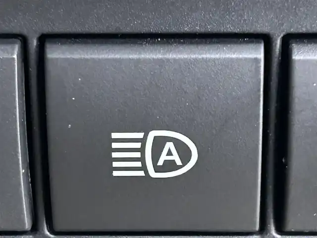 トヨタ ランドクルーザー プラド TX Lパッケージ 道央・札幌 2022(令4)年 1万km ブラック ・４WD/・寒冷地仕様/・サンルーフ/・モデリスタエアロ/・ケンウッド７V型SDナビ/　CD/DVD/SD/USB/BT/フルセグTV/　ステアリングスイッチ非連動/・バックカメラ/・ビルトインETC/・ドライブレコーダー（ADR300S）/・トヨタセーフティセンス/　PCS/PKSB/LDA/RSA/　クリアランスソナー/先行車発進告知/・アダプティブクルーズコントロール/・横滑り防止装置/・ABS/・オートマチックハイビーム/・オートライト/・LEDヘッドライト/・フォグランプ/・ドアミラーウィンカー/・オートリトラクタブルドアミラー/・レザーシート/・D+N席パワーシート/・D+N席シートヒーター＆ベンチレーション/・電動格納サードシート/・純正フロアマット/・純正１９インチAW/・プッシュスタート/・スマートキー/・保証書