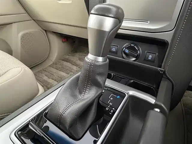 トヨタ ランドクルーザー プラド TX Lパッケージ 道央・札幌 2022(令4)年 1万km ブラック ・４WD/・寒冷地仕様/・サンルーフ/・モデリスタエアロ/・ケンウッド７V型SDナビ/　CD/DVD/SD/USB/BT/フルセグTV/　ステアリングスイッチ非連動/・バックカメラ/・ビルトインETC/・ドライブレコーダー（ADR300S）/・トヨタセーフティセンス/　PCS/PKSB/LDA/RSA/　クリアランスソナー/先行車発進告知/・アダプティブクルーズコントロール/・横滑り防止装置/・ABS/・オートマチックハイビーム/・オートライト/・LEDヘッドライト/・フォグランプ/・ドアミラーウィンカー/・オートリトラクタブルドアミラー/・レザーシート/・D+N席パワーシート/・D+N席シートヒーター＆ベンチレーション/・電動格納サードシート/・純正フロアマット/・純正１９インチAW/・プッシュスタート/・スマートキー/・保証書