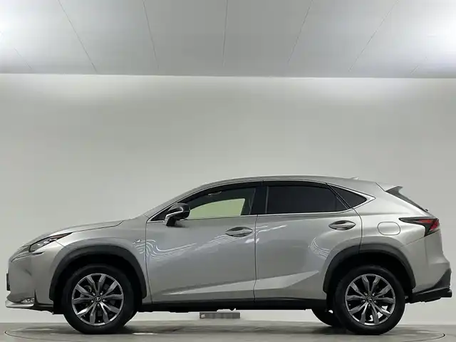 レクサス ＮＸ 200t Fスポーツ 埼玉県 2016(平28)年 3.1万km ソニックチタニウム ３眼ＬＥＤサンルーフ　ＴＲＤマフラー　純正ナビ　ＴＲＤリアアンダースポイラー　Ｂカメラ　フルセグＴＶ　シートヒーター　エアシート　ＥＴＣ　ドライブレコーダー　パワーシート　追従走行　禁煙